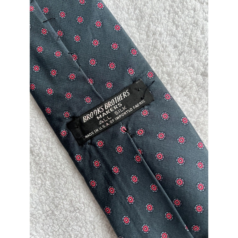 Brooks Brothers	Vintage Navy Pink Medallion Motif Geometric	Silk Tie Necktie USA